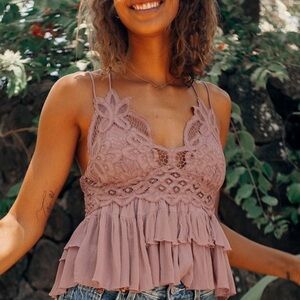 NEW Free People Adella Cami Lace Ruffled
NWT